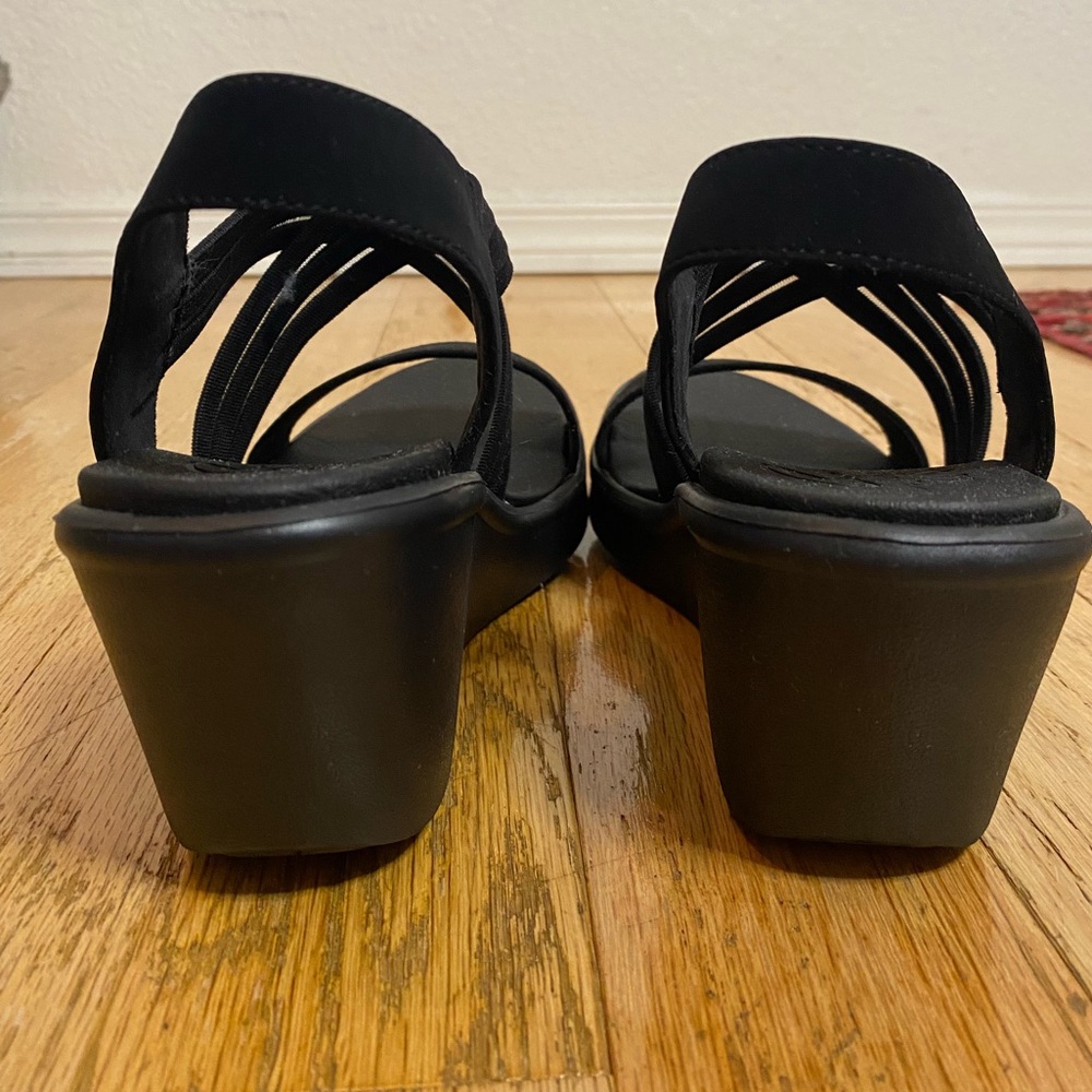 NWOT Skechers Black Wedge Sandals Size 9 - Picture 3 of 7